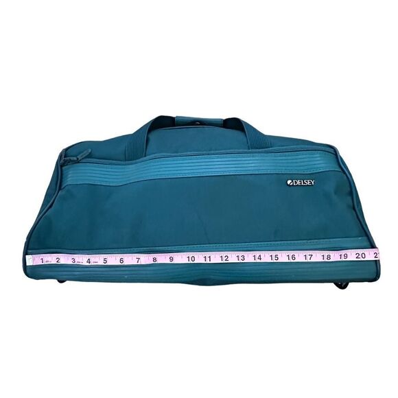 Delsey ~ Green Overnight/Duffle Bag ~ Gently used ~ shoulder strap included - Picture 9 of 12